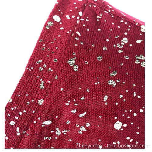Long sleeves with red V-neck and sequins